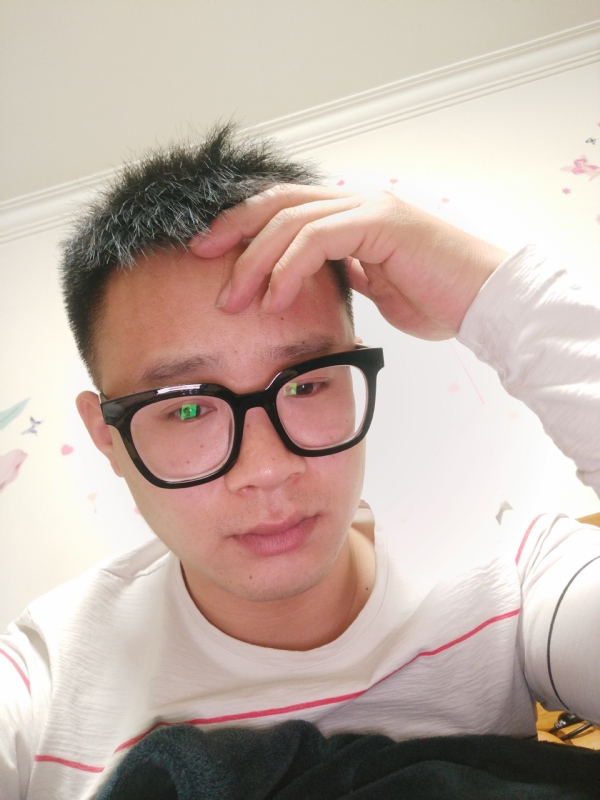 华灯初上的夜晚的第一张照片--霞浦相亲网