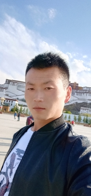 阳光下的小草的第二张照片--霞浦相亲网