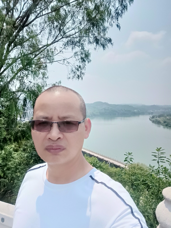 随缘随性的第一张照片--霞浦相亲网