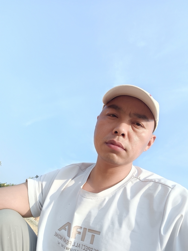 哥哥的第一张照片--霞浦相亲网