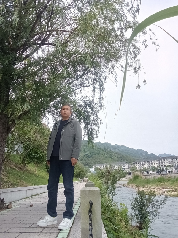 飞雪飘零的第一张照片--霞浦相亲网