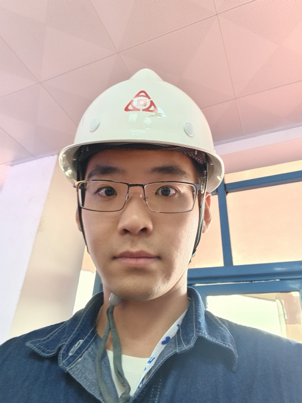 何鹏宇的第二张照片--霞浦相亲网
